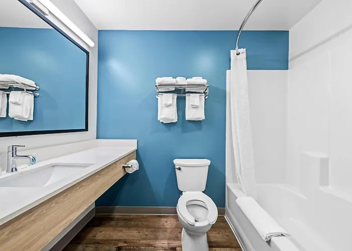Hotel Woodspring Near Hanes Mall 2*