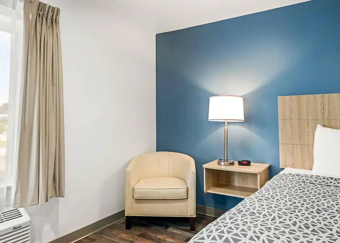 Hotel Woodspring Near Hanes Mall