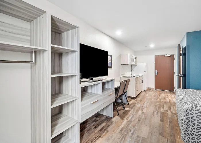 Hotel Woodspring Near Hanes Mall 2*